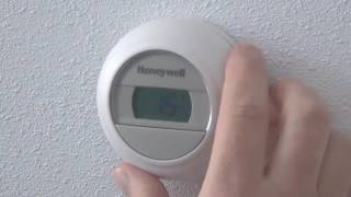 Thermostaat instellen Round Sound  Honeywell Home [upl. by Henn]