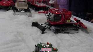 RC KÃ¤ssbohrer PistenBully 600 Pistenraupe [upl. by Winnah]