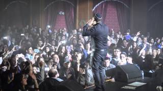 Gad Elbaz Sings Hashem Melech At Brooklyn Concert [upl. by Oicam743]