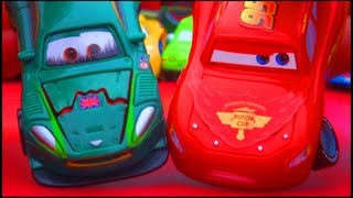 Cars 2 Quick Changers McQueen Nigel Gearsley Crash Damage Disney Pixar Karatewheels Changer Mattel [upl. by Aron]