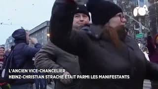 RUSSIEUKRAINE  DES MANIFESTANTS EXIGENT LA NEUTRALITÉ DE LAUTRICHE À VIENNE [upl. by Yneffit]