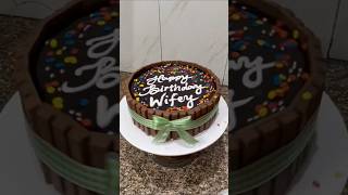 Chocolate KitKat cake 🎂🎂 redcake cakedecorating cakedesign 🎂🍫🍫🍫🍫🍫 [upl. by Ruyam]