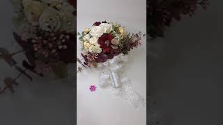 Buquê de noiva feito com flores artificiais na cor marsala e off whit personalizado [upl. by Shutz]