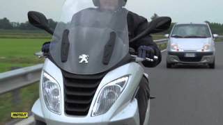 Test Peugeot Metropolis 400  Motoit [upl. by Ellenaej]