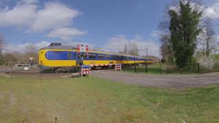 Vr 360° Spoorwegovergang Apeldoorn 😱10K😱  Dutch railroad crossing in Vr 360° [upl. by Elay]