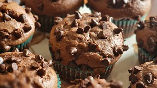 Recette des muffins aux pépites de chocolat [upl. by Ahsinot]