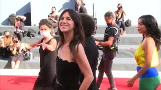 Venezia 78 il red carpet di Charlotte Gainsbourg e Tim Roth [upl. by Aitam]