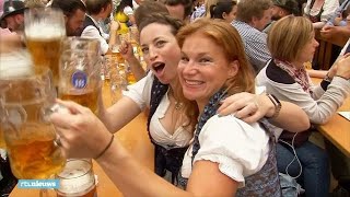 Jetzt geht’s los zo genieten de bezoekers van Oktoberfest  RTL NIEUWS [upl. by Syck]