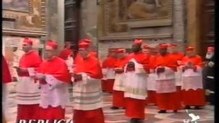 Litanie dei Santi  processione del Conclave 2005 [upl. by Thebault397]