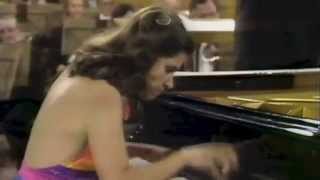 Cristina Ortiz plays Mendelssohn 1 [upl. by Elreath]