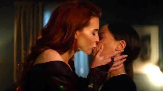 Batwoman 3x08  Kiss Scenes  Renee Montoya and Poison Ivy  Victoria Cartagena and Bridget Regan [upl. by Asilla718]