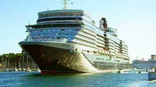 Das 300 m Schiff Queen Elizabeth in Travemünde Lübeck Deutschland [upl. by Pressman464]