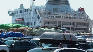 Sète  un ferry arrive de Tanger avec 22 heures de retard ses passagers refusent de débarquer [upl. by Aihsyn]