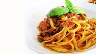 How to make Tuna Pasta Sauce Italian pasta sauce recipe Pasta al tonno [upl. by Nnagrom]