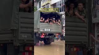 Người dân Yên Bái ra đường tiễn bộ đội về đơn vị tintuc tinnong yenbai bodoivietnam bodoicuho [upl. by Merth]