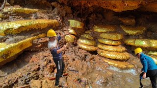 I found the treasure cave in the cliff while I was digging for crystals [upl. by Hendry]