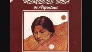 Mercedes Sosa en Argentina  Como la cigarra [upl. by Eimerej]