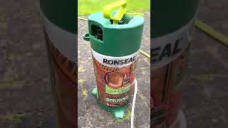 Ronseal Precision Finish Fence Pump Sprayer  Useless Thin Jet with No Actual Spray [upl. by Attolrac]