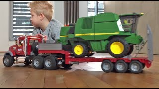 Jacks BRUDER Bworld Farm Harvest with John Deere Mähdrescher T670i full length [upl. by Eetsirk]