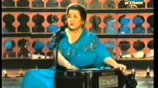 Awargi Mein Hadh Se Guzar Jana Munni Begum Live Ghazal [upl. by Valle852]