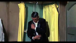 Charada Stanley Donen 1963 Escena de la ducha [upl. by Monagan368]