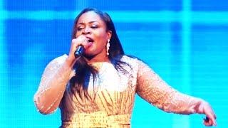 Caminho no Deserto  Way Maker  ● Sinach [upl. by Kcirtapnaes]