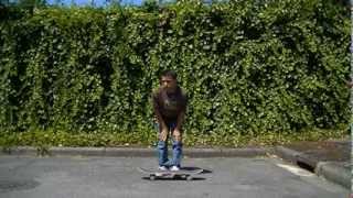 Tuto de Skate  comment faire un Fakie 180 Front [upl. by Jennilee918]