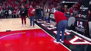 Cards fan sinks crosscourt putt to win Pappy Van Winkle bottle [upl. by Anrak768]