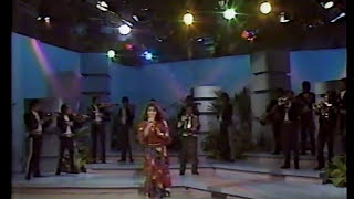 CHELO CANTA CON MARIACHI quotBIENVENIDOquot EN EL PROGRAMA DE JUAN EL GALLO CALDERÓN 1989 [upl. by Haisa]