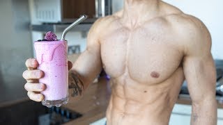 7 HEALTHY and EASY Smoothie Recipes for building muscle amp fat loss [upl. by Aiepoissac]