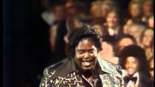 Barry White Wins Favorite Male Soul Artist  AMA 1976 [upl. by Kcirddor555]