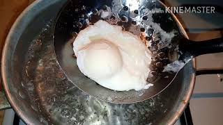 طريقة تحضير البيض المقلي في الماء loeuf poché  pouched eggs 🍳 [upl. by Mcneil]