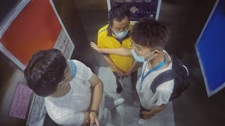 Delivery Man Is Not Allowed to Take the Elevator  Social Experiment 看到外卖员被赶出电梯，有人竟对他说：你应该勤洗澡（社会实验） [upl. by Nalo]