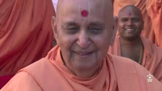 CHESTA PRAMUKH SWAMI AND MAHANT SWAMI MAHARAJ  by baps petlad [upl. by Ahso]