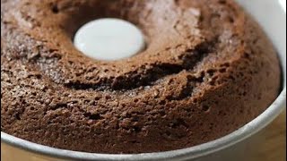 Bolo de chocolate de liquidificador fácil e rápido [upl. by Lessur]