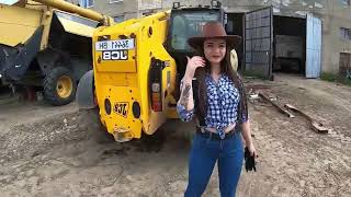 😍 Pretty Girls and Powerful Machines 🔥 Farm WithMe  Pretty Girl Tractor Driver  USA Combine Agro [upl. by Limaa]