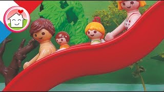 Playmobil en français Le tobogan geant au Mega park aquatique  La famille Hauser [upl. by Rimahs]