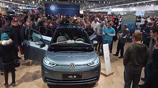 VW ID3 Volkswagen amp Menschenmassen Vienna Autoshow 2020 DJI Osmo Mobile 3 Xiaomi Redmi Note 8 Pro [upl. by Llehcsreh]