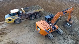 Chantier de Terrassement dune méthanisation XXL  2 pelleteuses amp 3 tombereaux [upl. by Suilmann251]