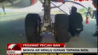 Pesawat Batavia Air Pecah Ban di Soekarno Hatta [upl. by Remy]