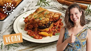 Die BESTE VEGANE MOUSSAKA  Griechischer Auberginenauflauf [upl. by Ynitsed]