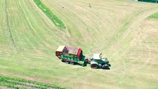 Fendt 513 mit Strautmann Zelon 2501 DO Silage with Fendt and Strautmann [upl. by Lessur]