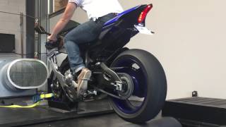 R1 2016 AKRAPOVIC FULL PASSAGE AU BANC [upl. by Dorothy]