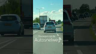 Invoegen op de autosnelweg [upl. by Ardnaz557]