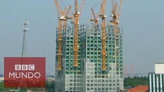 Timelapse China construye un edificio de 57 pisos en 19 días [upl. by Eeralih]