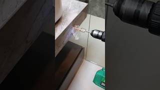 perforación de mármol para accesorios baño construction plumbing demolition bathroom [upl. by Nemad]