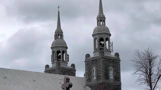 Cloches de léglise de SainteMartine Québec [upl. by Mortie]