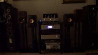 PrimaLuna ProLogue Premium  Triangle Antal Speakers  Sound Demo [upl. by Abeh]