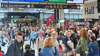 Départ en vacances dété  les juilletistes déjà sur le départ à la gare Montparnasse [upl. by Stephenie]