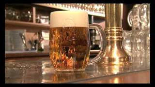 06 péče o pivo  Chyby při čepování ukázka čepování Pilsner Urquell quothladinkaquot [upl. by Ravilob]